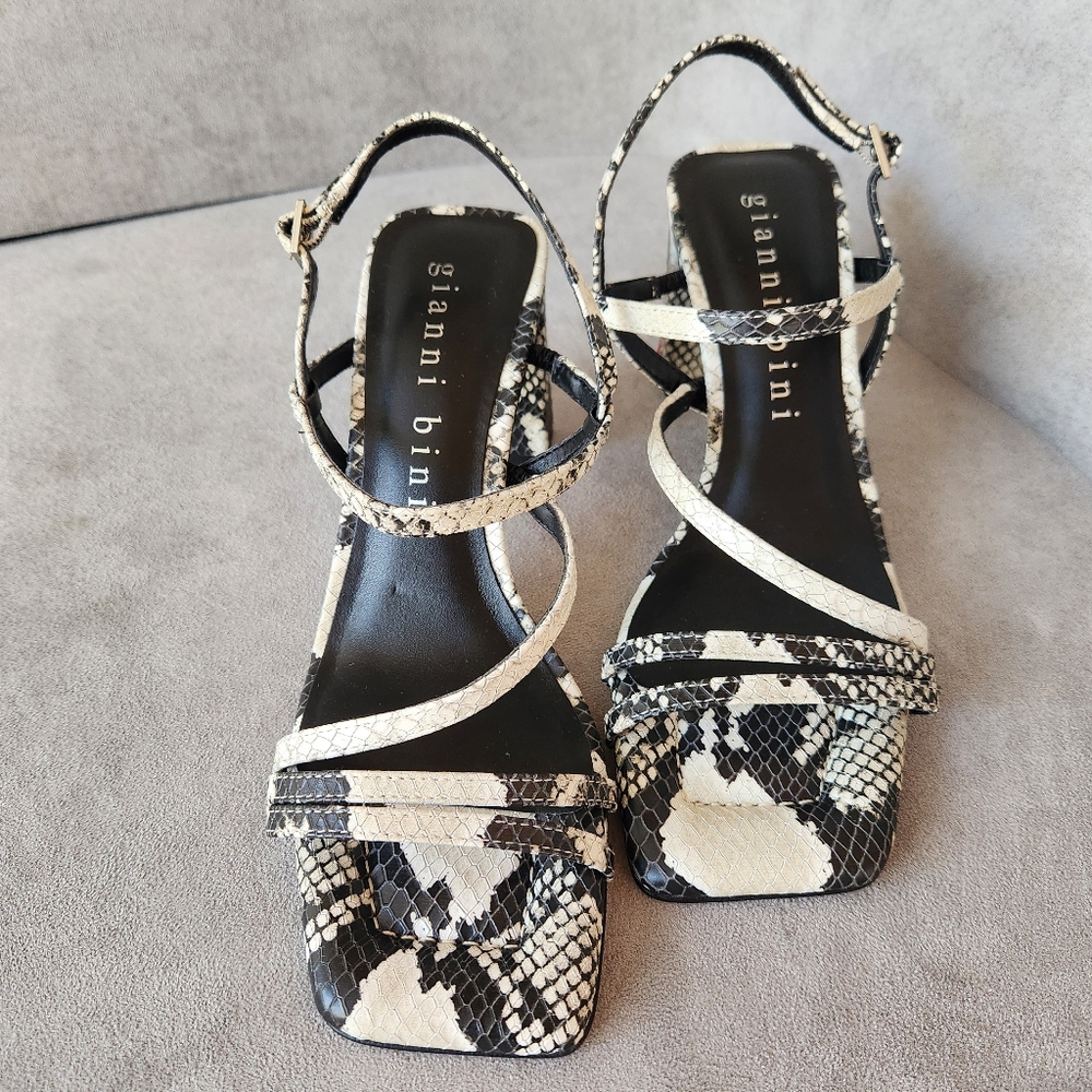 Gianni Bini Heeled Sandals 8.5 Grey Snakeskin Leather Rosie Block Heel New $90